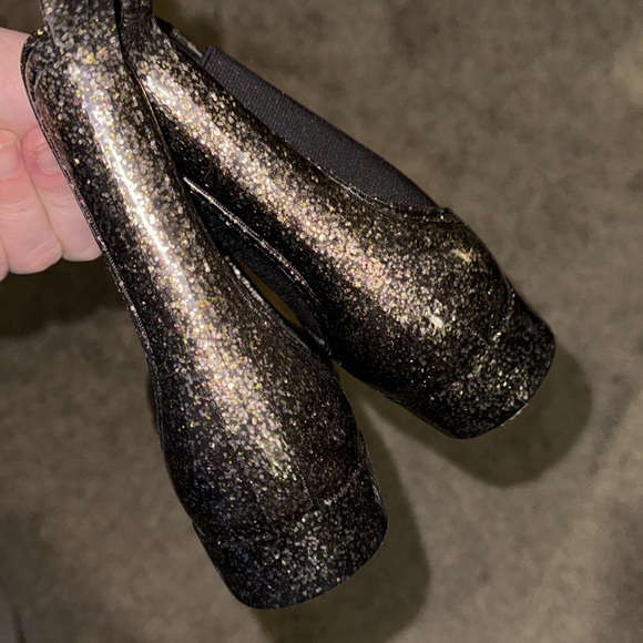Report Black Glitter Short Chelsea Rain Boots - Picture 7 of 8